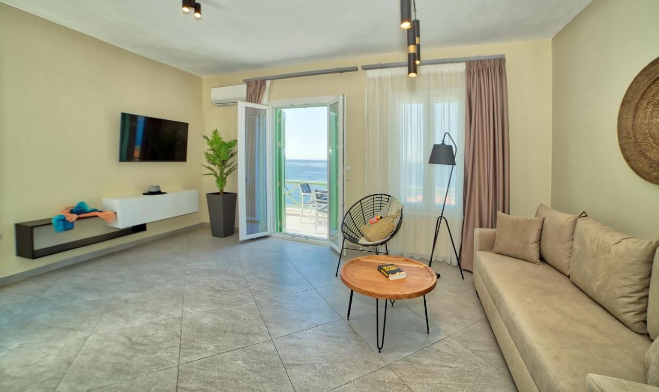 Corali Suites Andros Batsíon Exteriér fotografie
