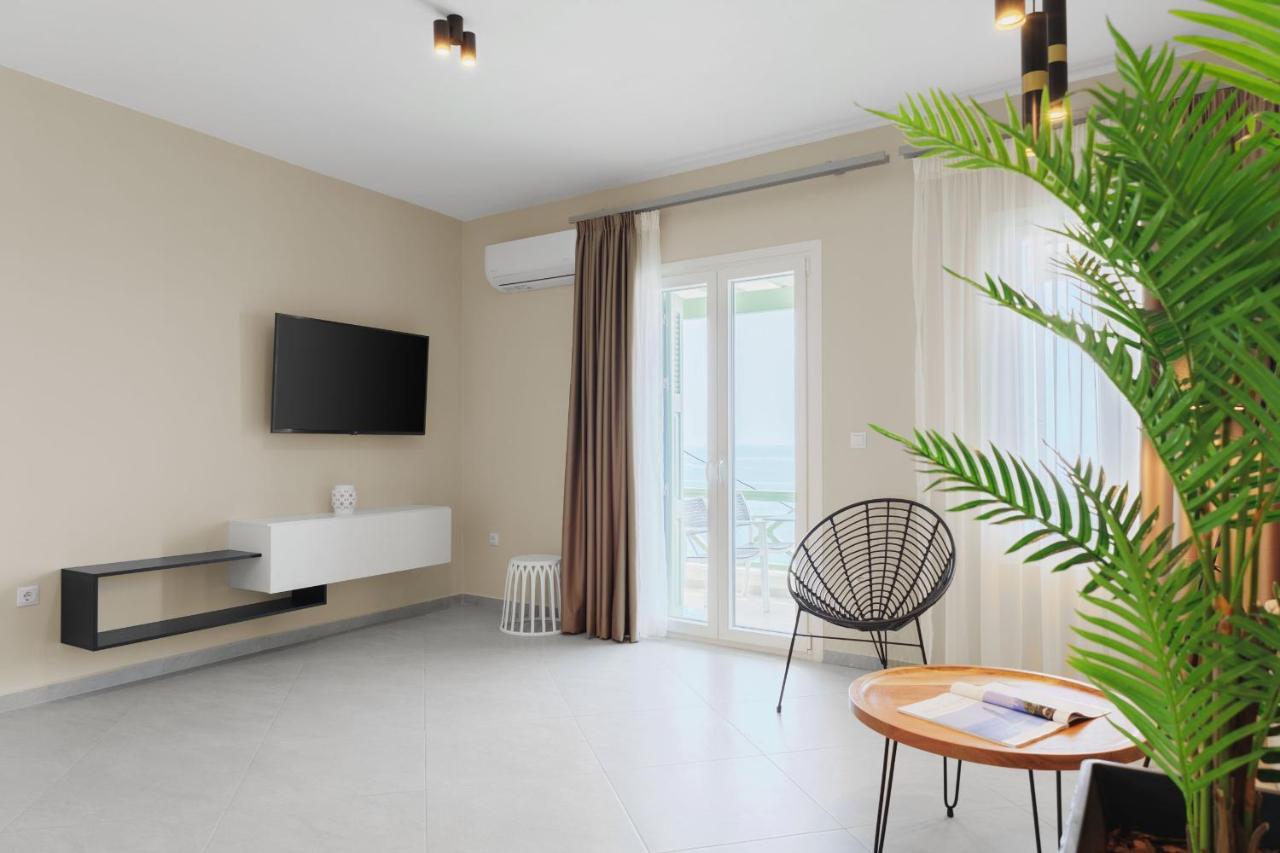 Corali Suites Andros Batsíon Exteriér fotografie