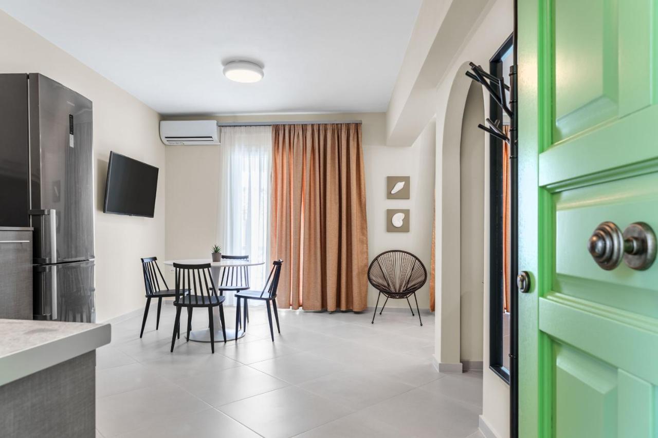 Corali Suites Andros Batsíon Exteriér fotografie